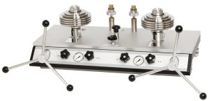 LR-Cal CPB5600-DP deadweight tester/pressure balance